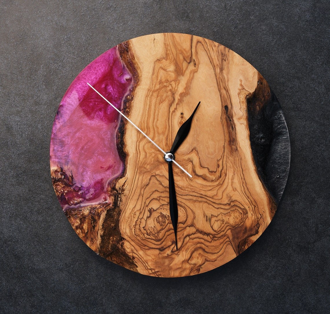 002 Custom Resin Wall Clock
