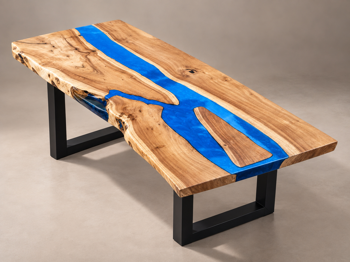 SLI-611_05_studio_product Blue Resin Table
